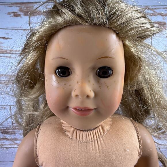 American Girl Doll 18" Blonde Hair Brown Eyes Pleasant Company 2017 - Picture 2 of 12